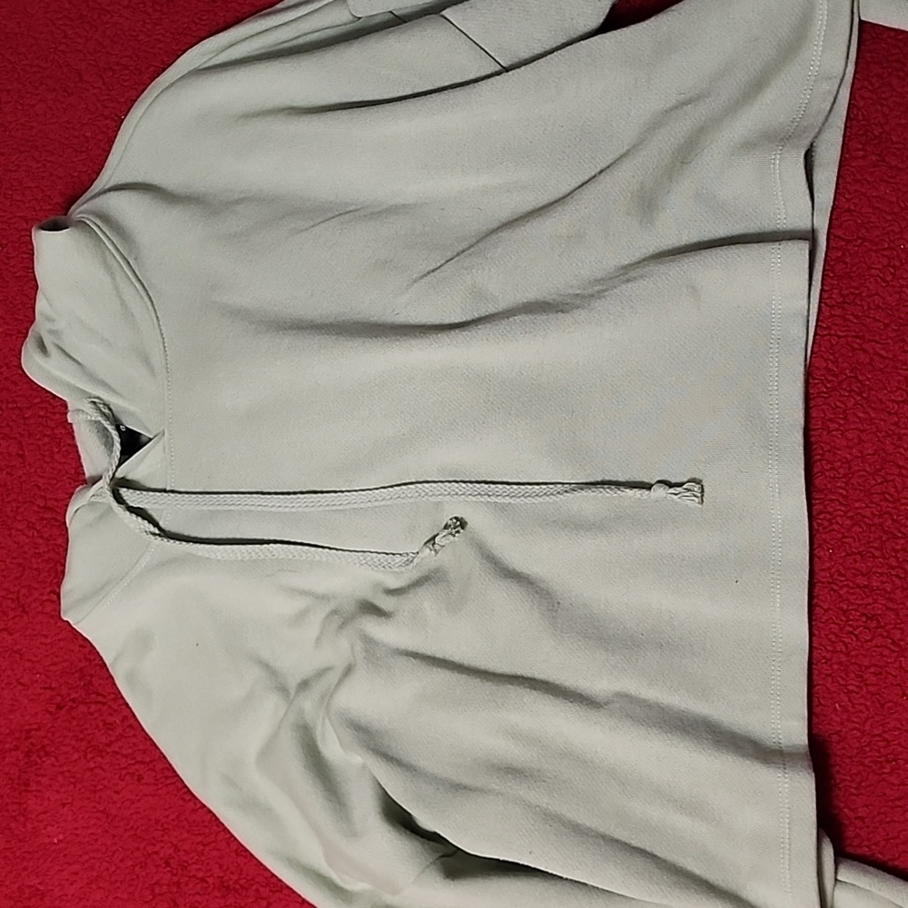 Green cropped hoodie